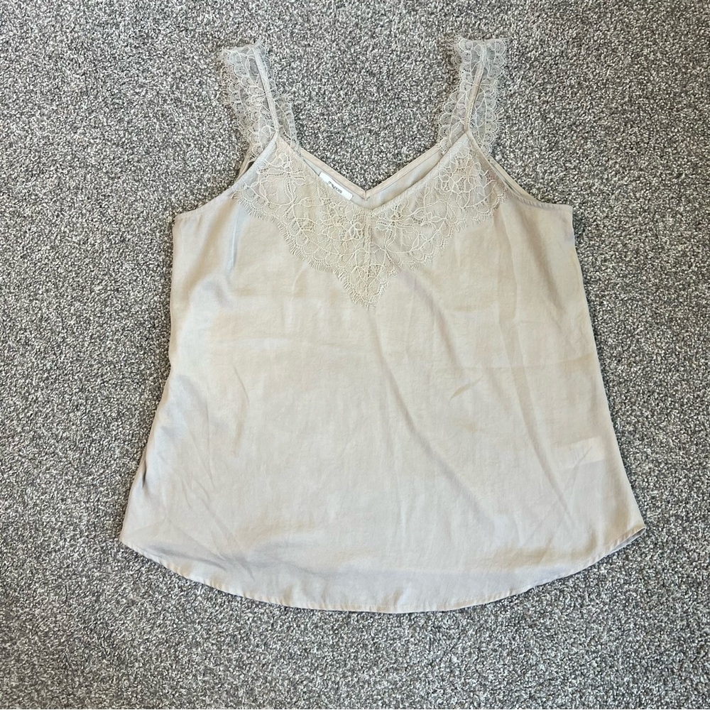 Maurice’s Cream Lace Detail Satin Cami, Size Medium‎
